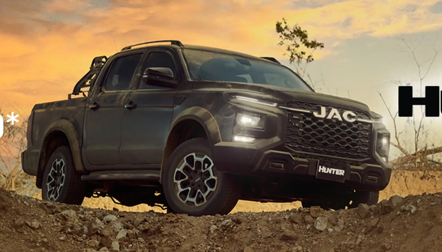 JAC T9 Hunter 4x4 double cabin pickup at sunset